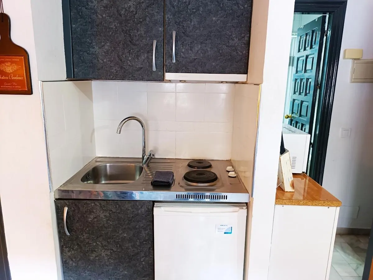 Torremolinos Carihuela Renovado - Wifi 365 Mbps - Fire Stick Amazon - Playa A 50 Metros Apartment
