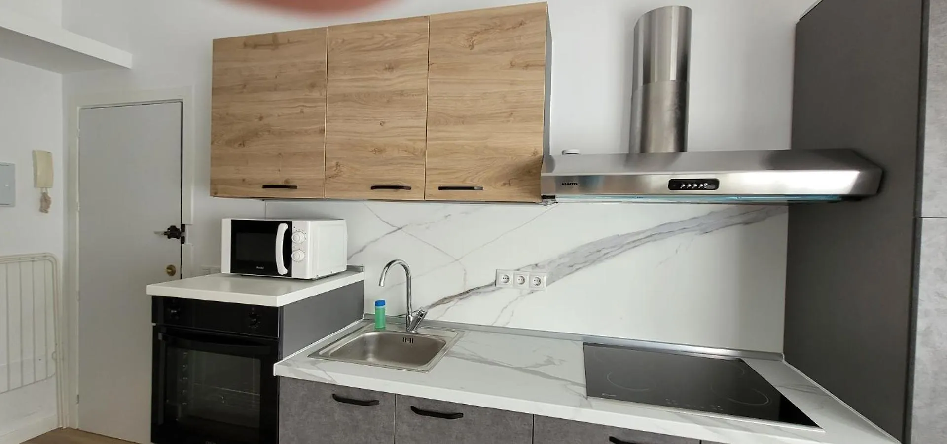Torremolinos Carihuela Renovado - Wifi 365 Mbps - Fire Stick Amazon - Playa A 50 Metros Apartment Spain