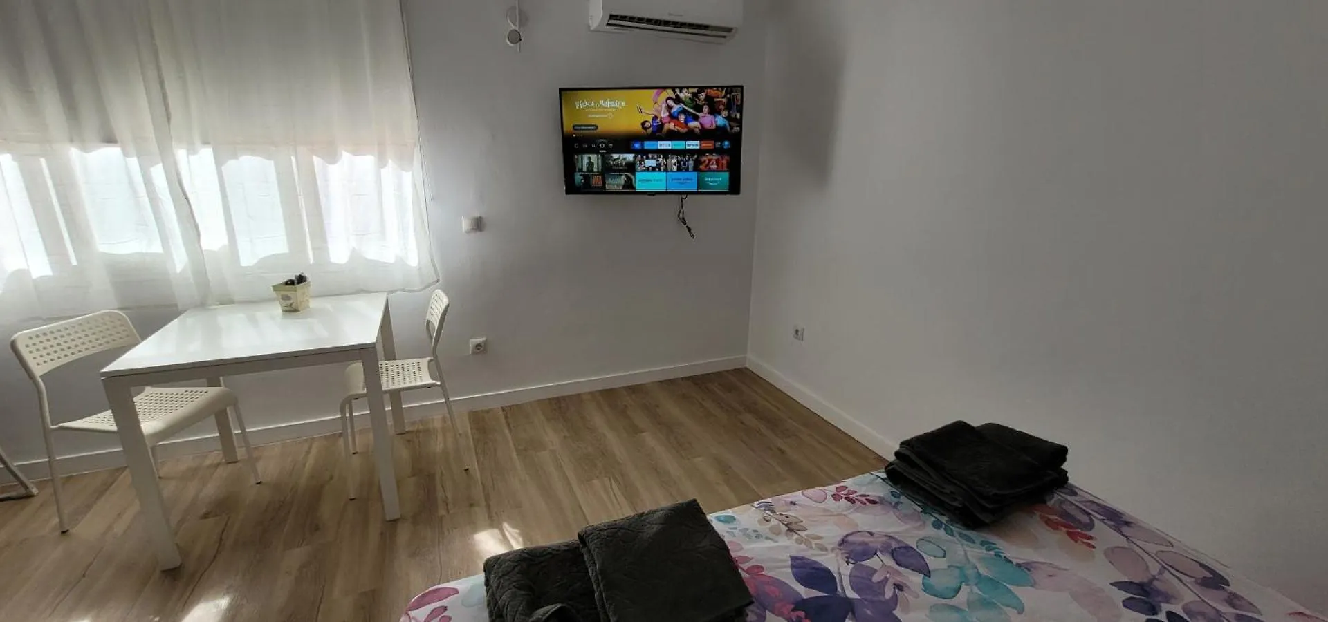 Torremolinos Carihuela Renovado - Wifi 365 Mbps - Fire Stick Amazon - Playa A 50 Metros Apartment