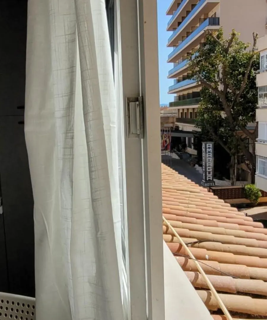 Torremolinos Carihuela Renovado - Wifi 365 Mbps - Fire Stick Amazon - Playa A 50 Metros Apartment