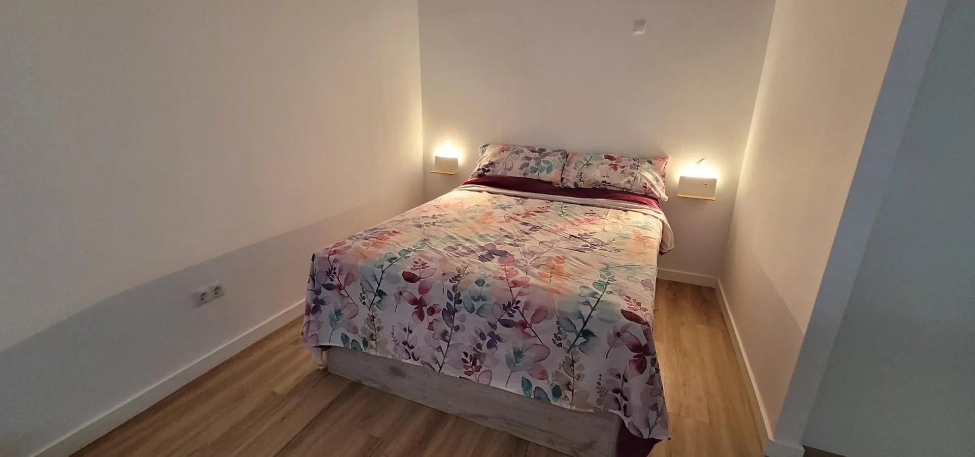 Torremolinos Carihuela Renovado - Wifi 365 Mbps - Fire Stick Amazon - Playa A 50 Metros Apartment
